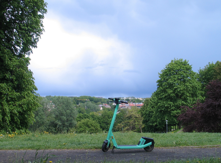 Battery powered scooter